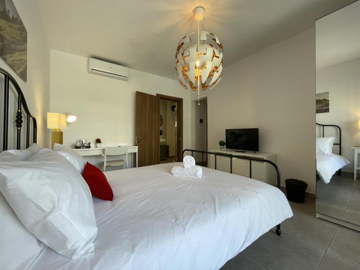 Casa Leon Malta Hotel Saint Julian's Eksteriør billede