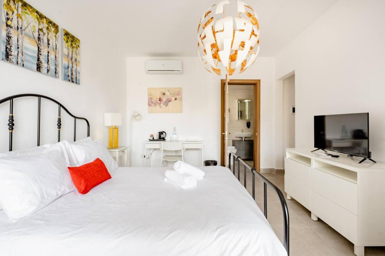 Casa Leon Malta Hotel Saint Julian's Eksteriør billede